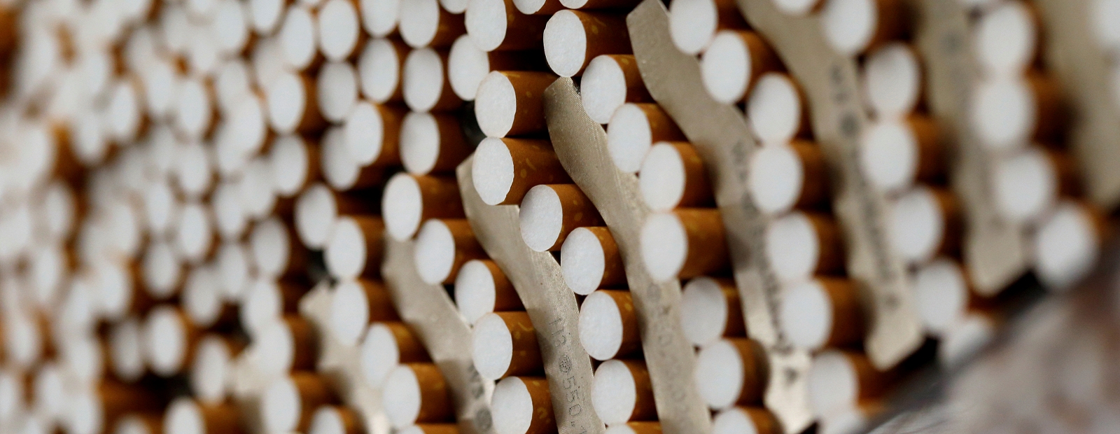 Latvija un Eiropas Nelegālo Cigarešu Tirgus: Mainīgā Loma un Jauni Izaicinājumi