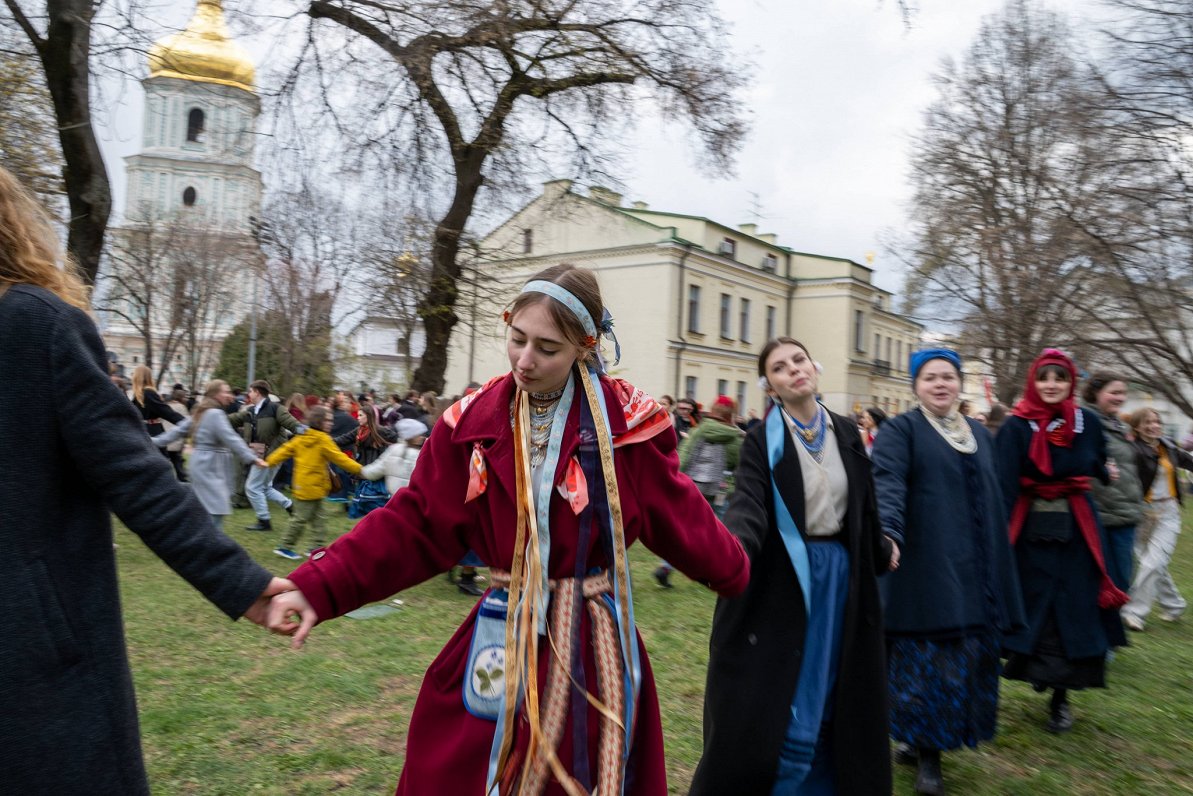 Ukrainas Lieldienu pamiers beidzas ar apsūdzībām: Maskava atkal neievēro uguns pārtraukšanu