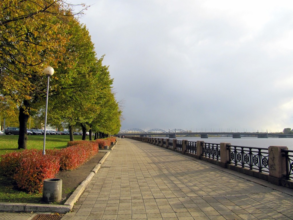 Daugavas krastmala atdzimst: Riga Waterfront uzsāk vērienīgu laikmetīgās mākslas iniciatīvu “CURRENT”