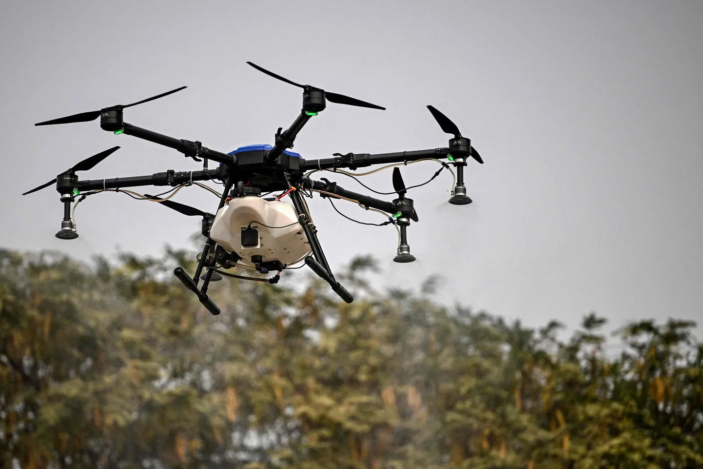 Dronu incidenti austrumu pierobežā: Aptauja atklāj sabiedrības viedokli par atbildību