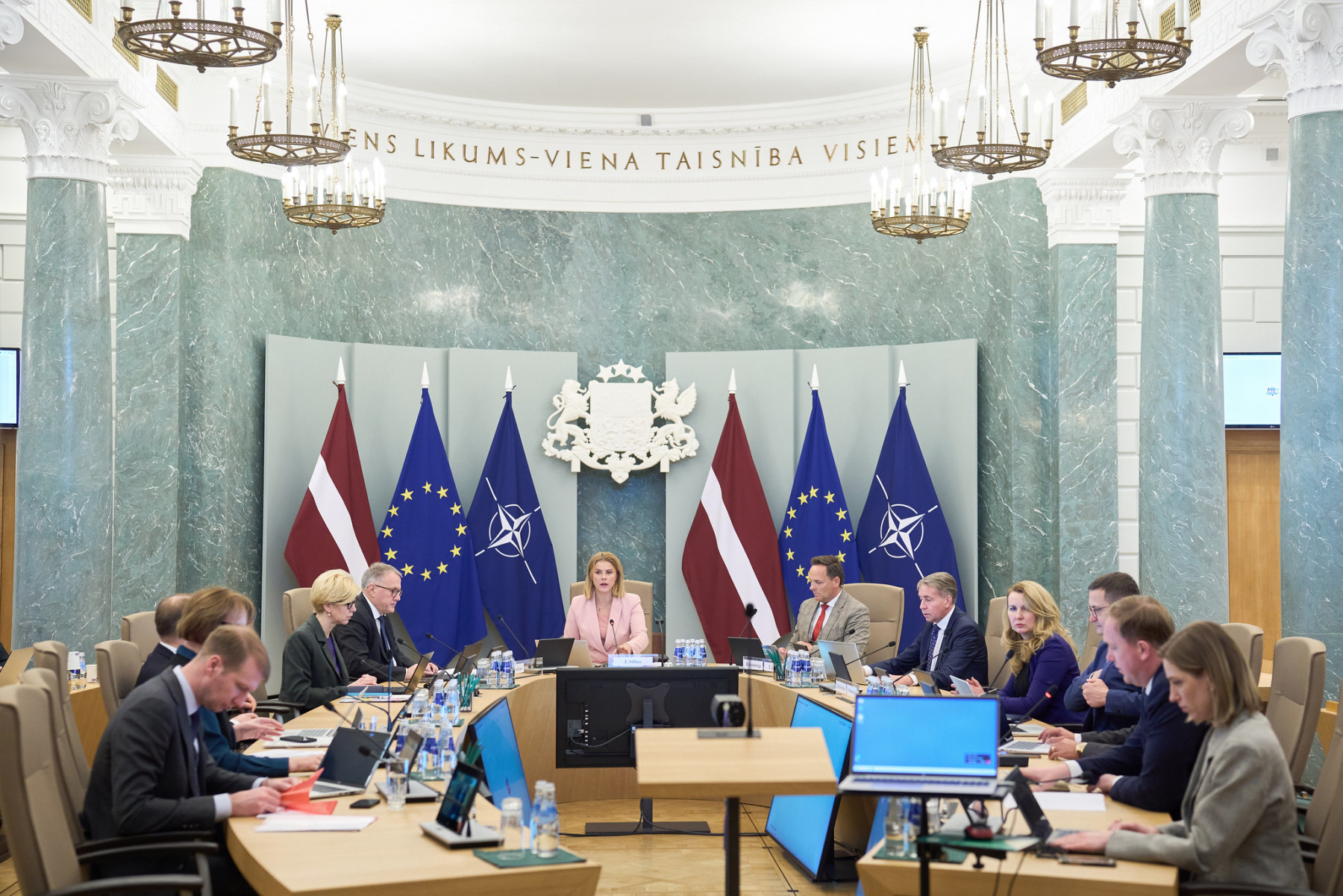 Absolūts Vairākums Latvijas Iedzīvotāju Aicina Stiprināt Saeimas Tēriņu Uzraudzību