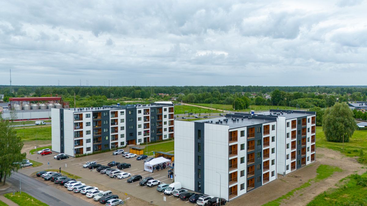 Jelgava turpina izaugsmi: durvis ver otrais energoefektīvais zemas īres daudzdzīvokļu nams 58 ģimenēm