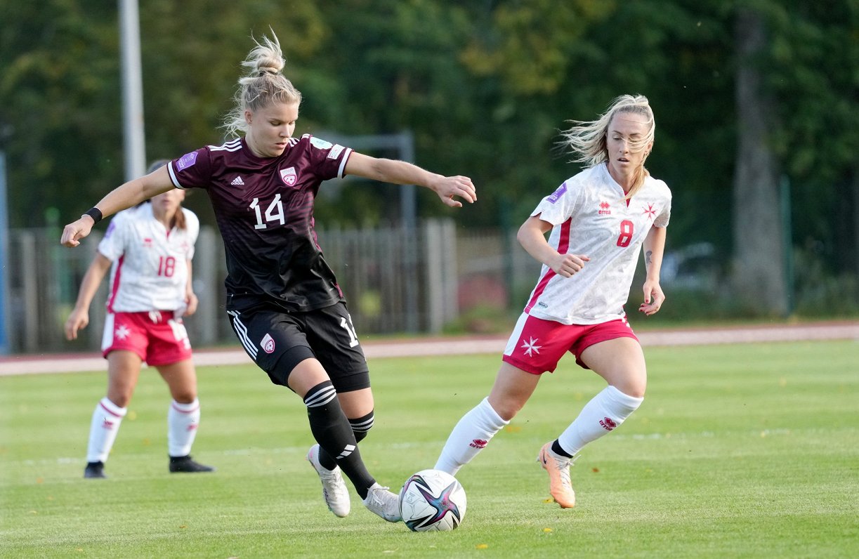 Latvijas futbolistēm rūgta noslēguma spēle: zaudējums Slovākijai un izkrišana no B līgas